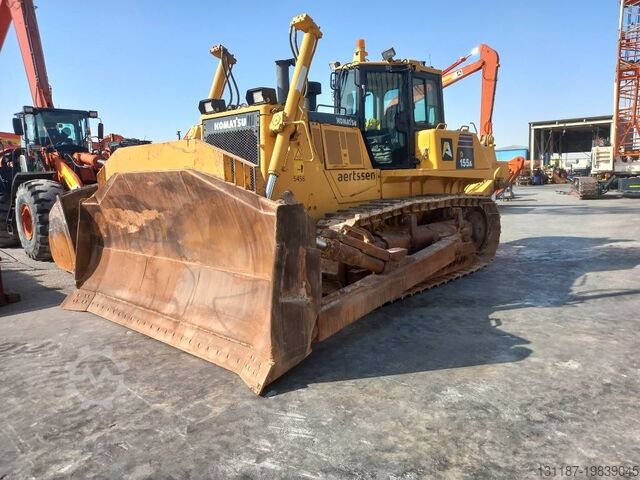 Egaliseermachine Komatsu D155-6R (4 pieces available in Abu Dhabi)