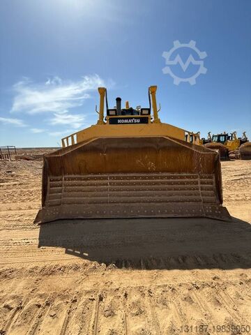 Egaliseermachine Komatsu D155A-6R (4 pieces available in Abu Dhabi)