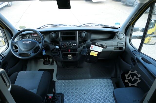 Furgon skrzyniowy iveco Daily 35 S11 C30C KURZ AUTOMATIK KAMERA Regale LUFT DURCHGANG EURO-5 CoC