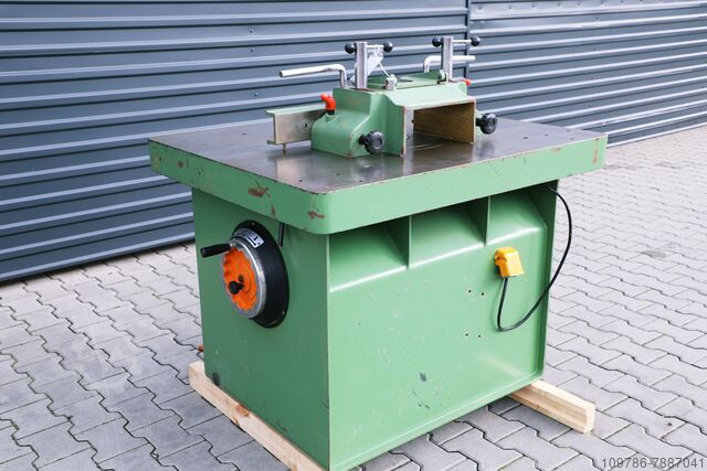 Freesmachine met kantelbare spindel Casadei F110