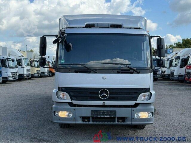 Vrachtwagen met bakwagen Mercedes-Benz Atego 1224 ehem. Gefangenentransporter 21 Sitze