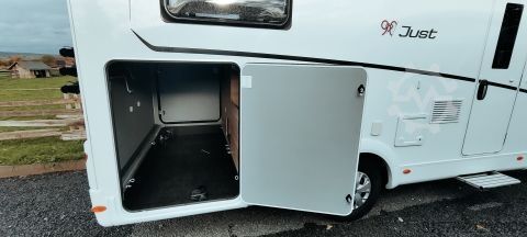 Semi-integrated camper Dethleffs Just 90 T 7052 EB Citroen 2,0 TD  165 PS