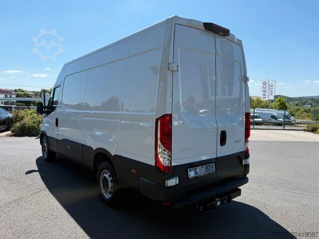 Station wagon con tetto alto Iveco Daily 35S18HA8 V Kastenwagen *R 3.520*AHK*