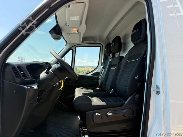 Station wagon con tetto alto Iveco Daily 35S18HA8 V Kastenwagen *R 3.520*AHK*