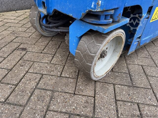 Genie GS-1930 Scissor Lift / Scissor Lift 8M Working Height electric 2016 certified until 10-26 GENIE GS -1930 Schaarhoogwerker / Sciccor Lift 8M Werkhoogte elektrisch 2016 gekeurd tot 10-26