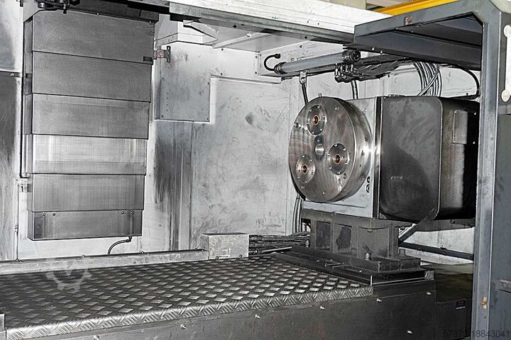 CNC verticaal bewerkingscentrum Akira Seiki HV-8A