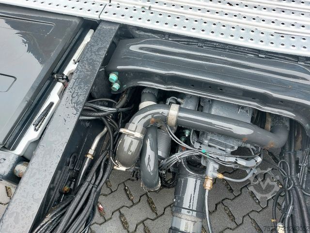 Standard tractor unit MAN TGX 18.460 XXL-MOTORSCHADEN-INTARDER-2 Tanks
