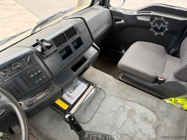 Standard tractor unit MAN TGA 33.440 /  Scaltgetriebe/  BLATT - BLATT