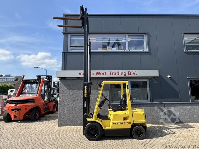 Hyster H2.50XM Triplo 465 wolny skok / przesuw boczny Isuzu diesel HYSTER H2.50XM Triplo 465 Freelift / Sideshift Isuzu Diesel