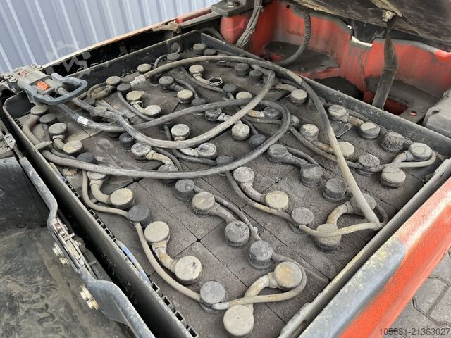 Električni viljuškar za 3 točka Linde E16-02