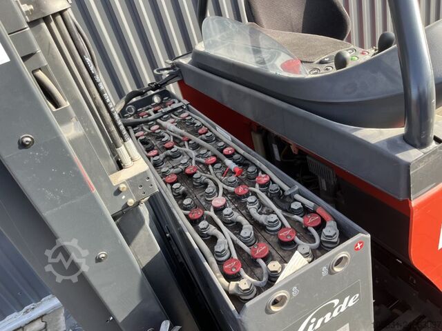 Reach truck Linde R14-01