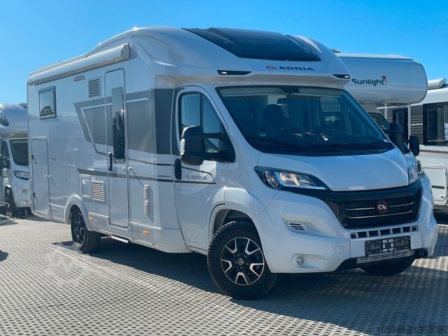 Half-integraal camper ADRIA CORAL 670 SL AXESS | Top Gepflegt - Mietflotte
