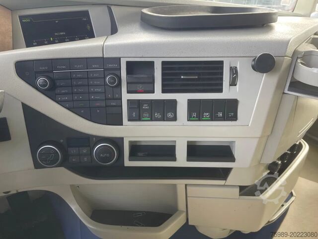 Standart-SZM Volvo FH 500 Real leather, FRIGO, ACC, ! ROYAL TRUCK!...