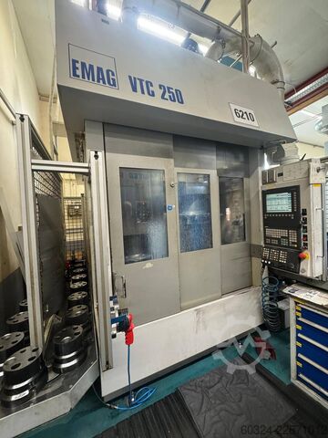 Centro de torneamento e fresagem CNC - Vertical EMAG EMAG VTC 250