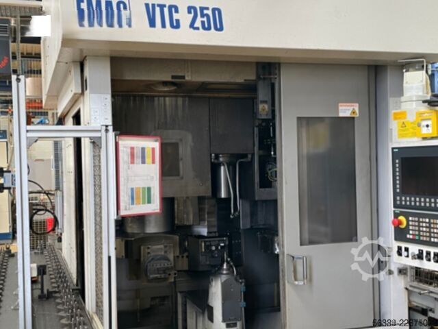 Centro de torneamento e fresagem CNC - Vertical EMAG EMAG VTC 250