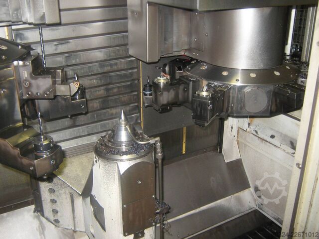 Centro de torneamento e fresagem CNC - Vertical EMAG EMAG VTC 250