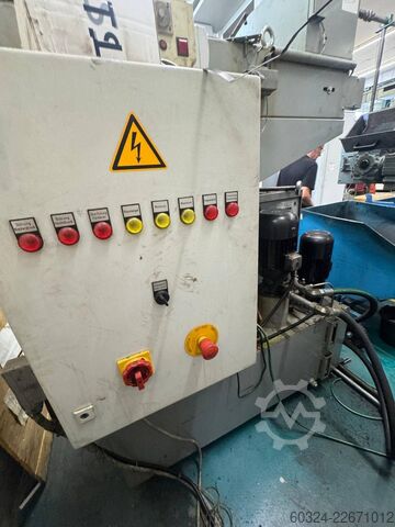 Centro de torneamento e fresagem CNC - Vertical EMAG EMAG VTC 250