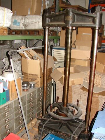 Máquina de encadernação de livros  