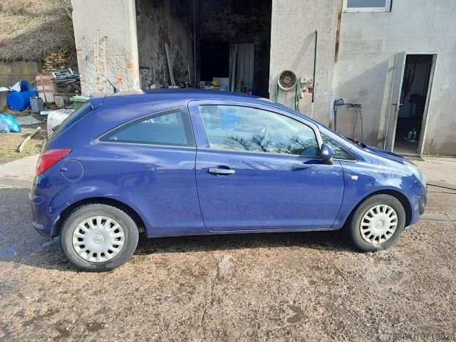 Fourgon OPEL Corsa D Selection / +GAS Anlage