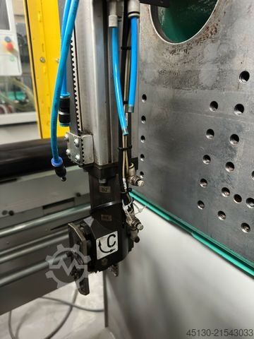 Injection molding machine Arburg 470C 1500-400