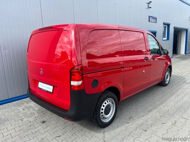 Furgão de painéis MERCEDES-BENZ Vito 110 KOMPAKT KLIMA TEMPOMAT 2-SITZE SCHRÄNKE