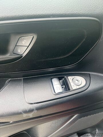 Furgão de painéis MERCEDES-BENZ Vito 110 KOMPAKT KLIMA TEMPOMAT 2-SITZE SCHRÄNKE