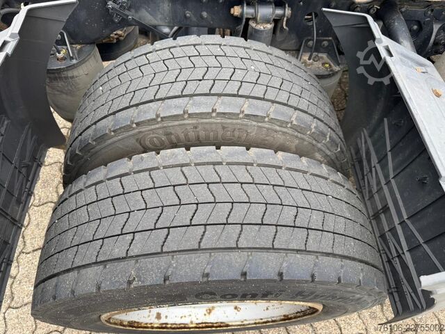 Standard nyergesvontató MAN TGX 18.460 4x2   Schlafkabine