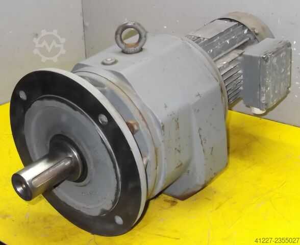 Geared motor 0.75 kW 18 rpm SEW Eurodrive RF73DT80N-4
