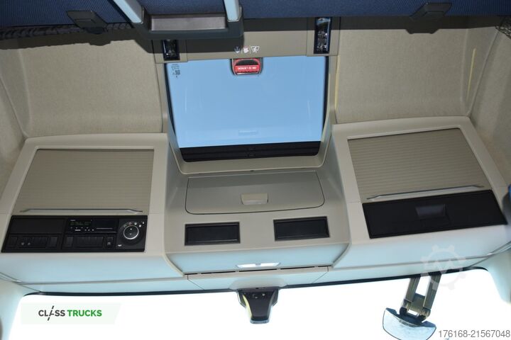 Standard tractor unit VOLVO FH 500 Globetrotter XL Varios