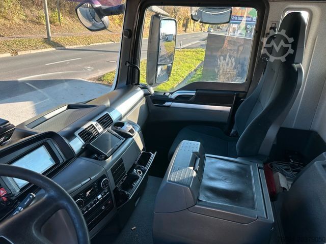 Autocamion cu cârlig pentru containere MAN TGS 26.400 6x2 Abrollkipper KRAN FUNK lift/lenk