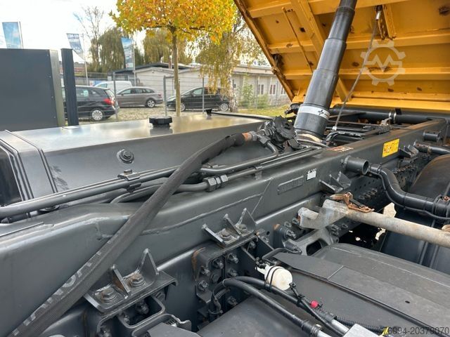 Trójstronna wywrotka MERCEDES-BENZ Arocs 1846 4x4 Kipper Kran FUNK AHK 55to