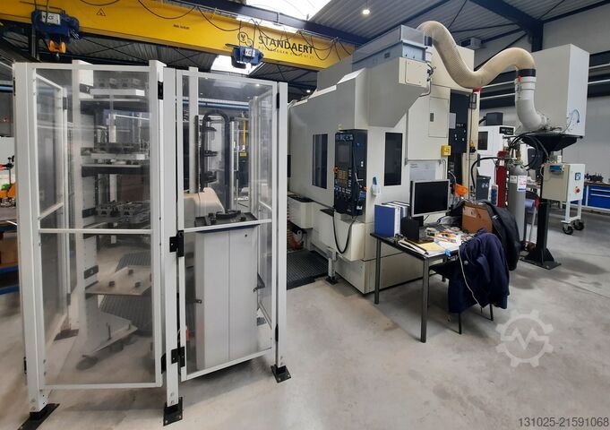 κατακόρυφο κέντρο κατεργασίας MAKINO V56-5XB + 3R System robot cell