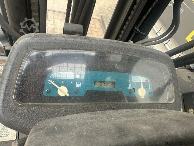 VS-22045 Triplex LPG Heftruck Toyota Sidehift Freelift bj2001 TOYOTA 7FGCU30