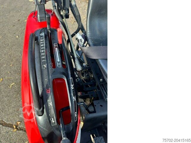 Tractor Branson 2900 Traktor