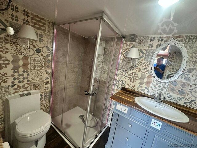 Szarvasmarha-szállító teherautó Scania P310 6 Pferde Popout Wohnmobilzulassung