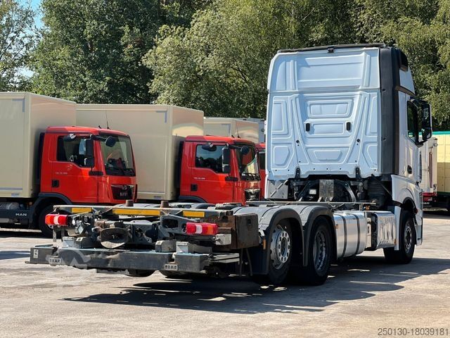 Camion porte-caisses amovibles MERCEDES-BENZ Mercedes-Benz Actros 2545 6x2