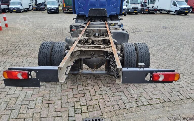 Chassis with cab Renault D 240 P 4x2 12 TON CHASSIS CABINE - 20-BHN-3 - ...