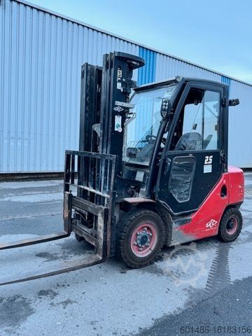 Empilhadeira frontal HANGCHA CPC D25