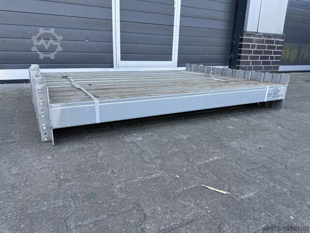 Hochregallager Palettenregaltraverse Dexion P 90 / K: 100 x 50 mm / Lichte Weite: 1.450 mm