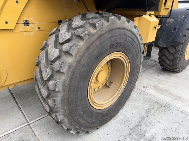 Caterpillar 938M Caterpillar 938M