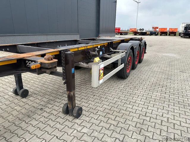 Transport av containrar Burg 20FT ADR (EX/II, EX/III, FL, AT) Chassis, Leerg...