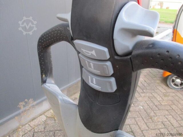 Chariot élévateur à grande levée STILL EXV12