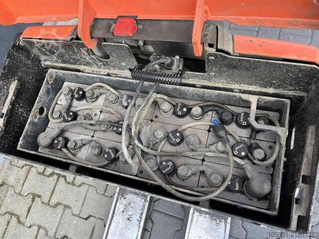 Carretilla elevadora baja BT LWE200