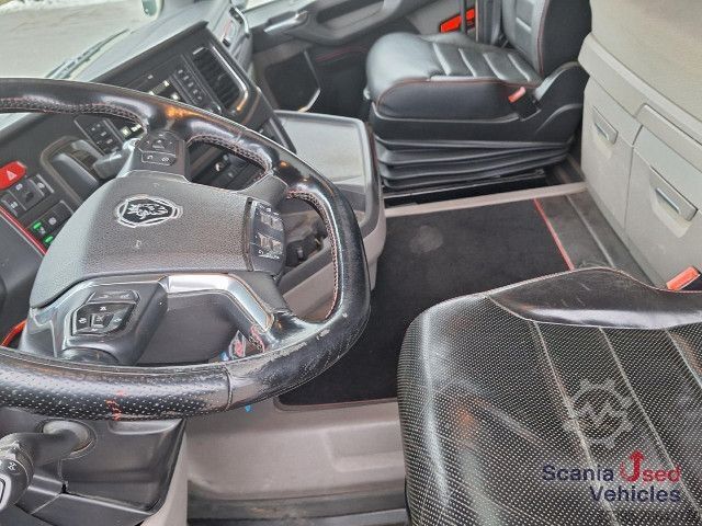 Lesnický nákladní automobil Scania R 580 B6x4NB+Epsilon M12 Z