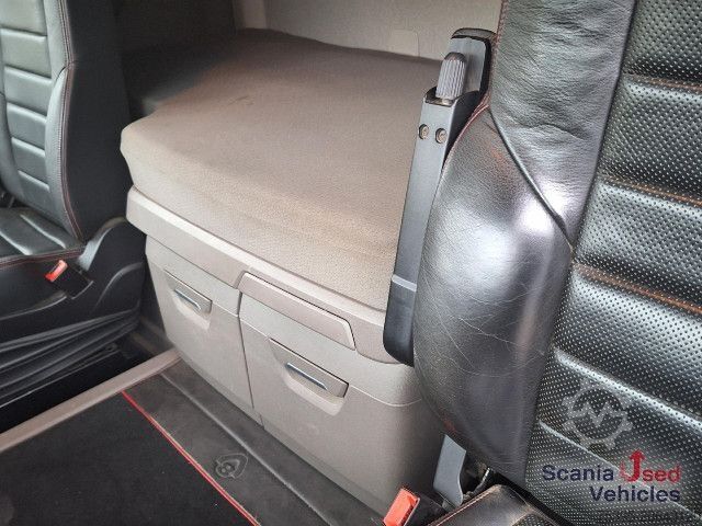 Lesnický nákladní automobil Scania R 580 B6x4NB+Epsilon M12 Z