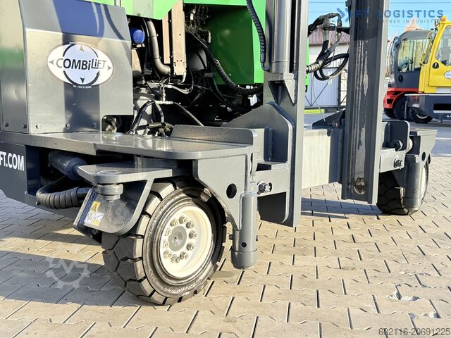 Wózek widłowy czterokierunkowy Combilift C4000 GAS TRIPLEX 6900 FREE-LIFT CABIN