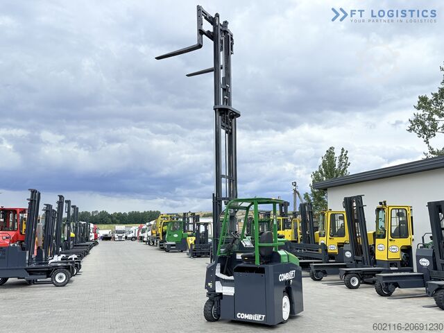Wózek widłowy czterokierunkowy COMBILIFT CBE2500 TRIPLEX 5500 FORK POSITIONER
