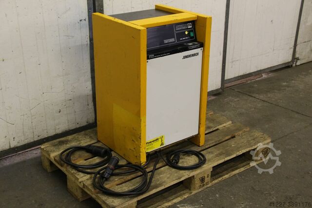 Ladegerät für Stapler 24 V 65 A Jungheinrich Akkumat