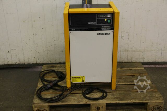 Ladegerät für Stapler 24 V 65 A Jungheinrich Akkumat