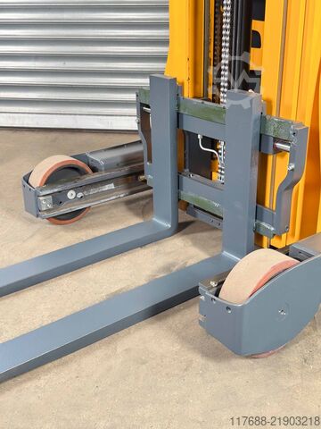 Schubmaststapler Jungheinrich ETV 216 - Service Neu - 9,02m - Batterie 90%